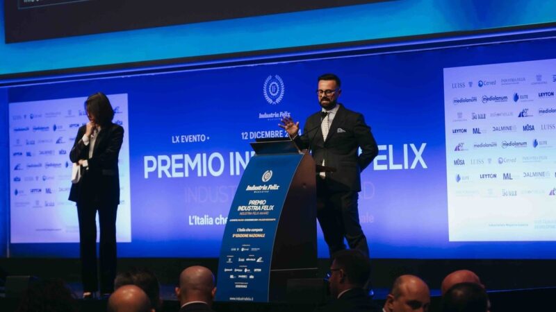Il palco di Industria Felix a Palazzo Mezzanotte