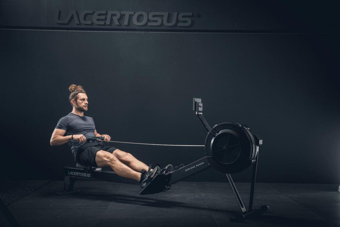 Allenamento Cardio con Cyclone Rower