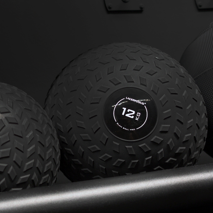 Minge medicinală neagră de 12 kg cu textură antiderapantă.